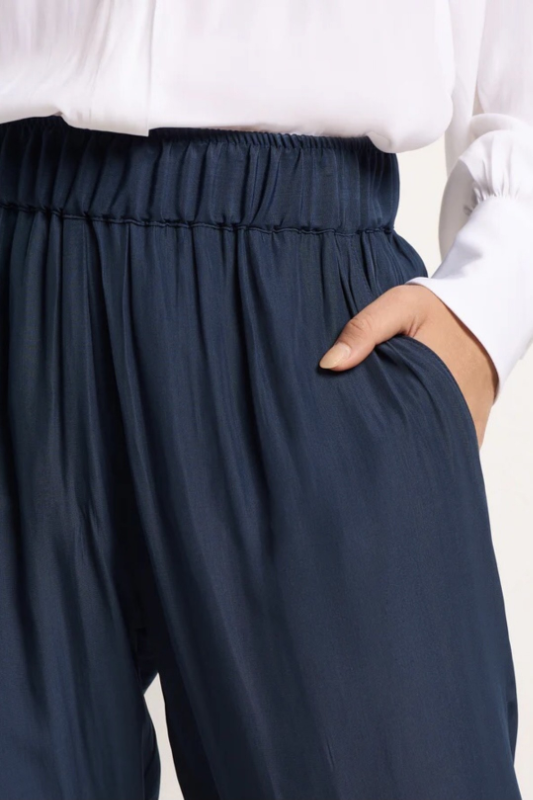 Mela Purdie Soft Capri | Mache