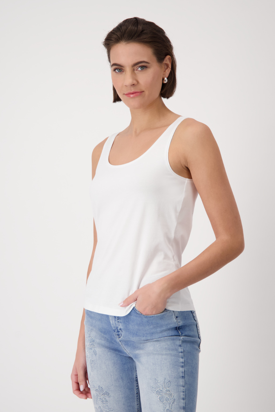 Monari Basic Round Neck Top in Cream
