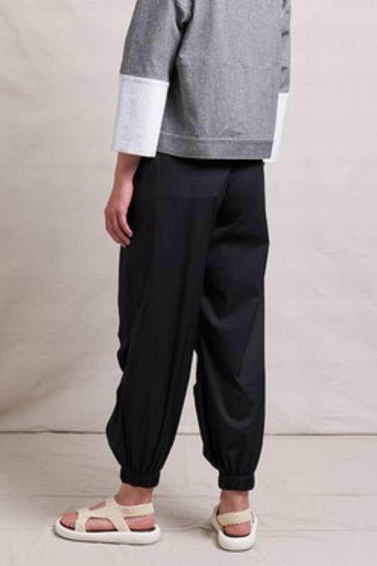 Neris Papercraft Pant | Black
