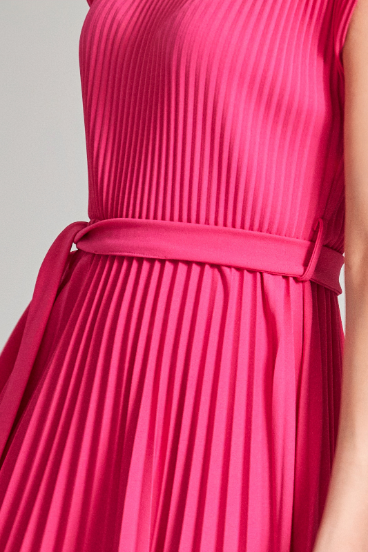 Peruzzi Pleat Dress | Fuchsia | W24511