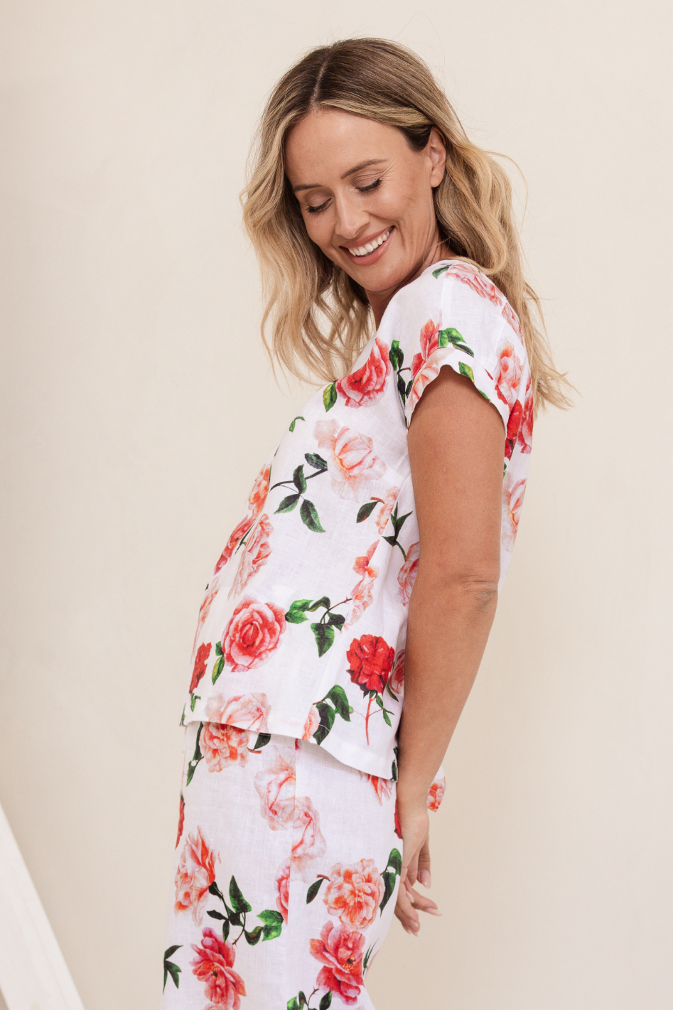 See Saw Linen Button Back Cap Sleeve Top in Roses Print