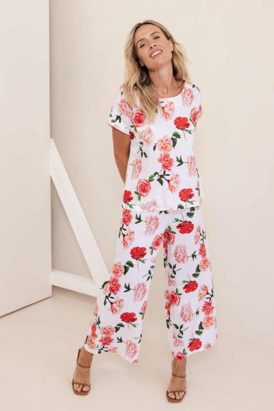 See Saw Linen Palazzo Pant in Roses Print