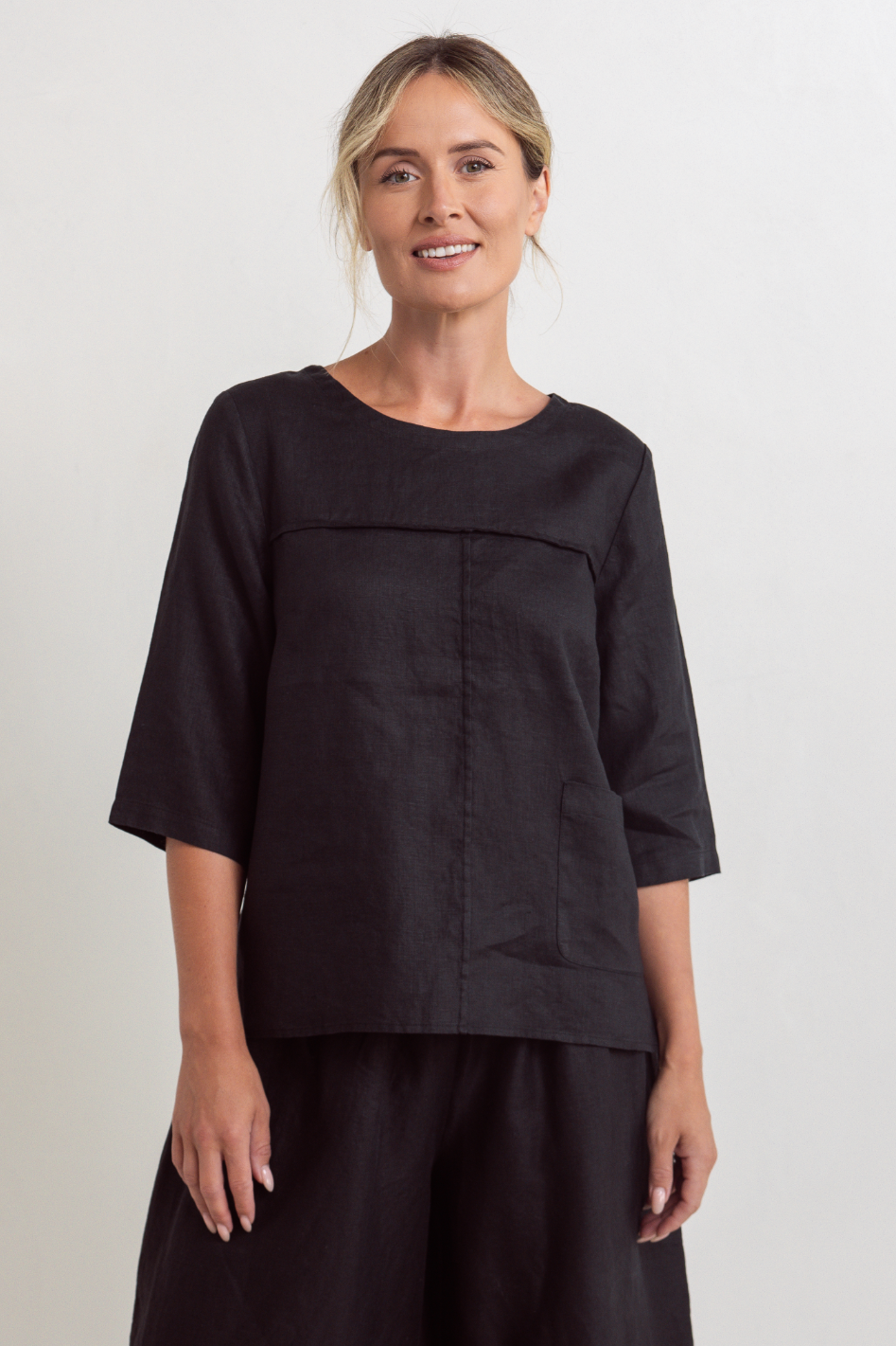 See Saw Linen 3/4 Sleeve Seam Detail Top | Black | 327