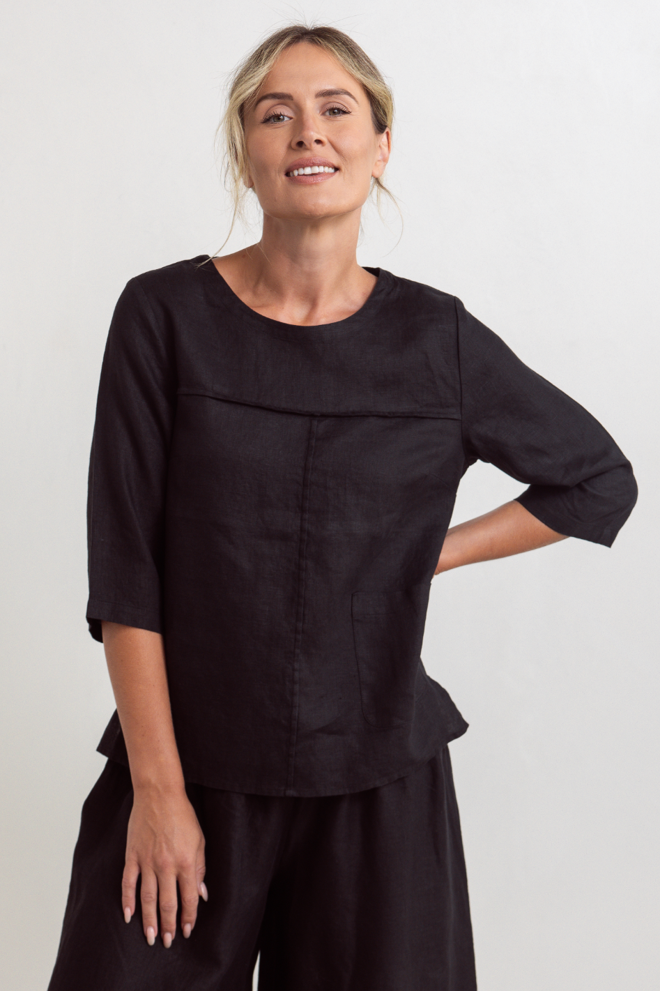See Saw Linen 3/4 Sleeve Seam Detail Top | Black | 327