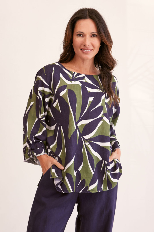 See Saw 3/4 Sleeve Top w Feature Button | Navy/Khaki Leaf