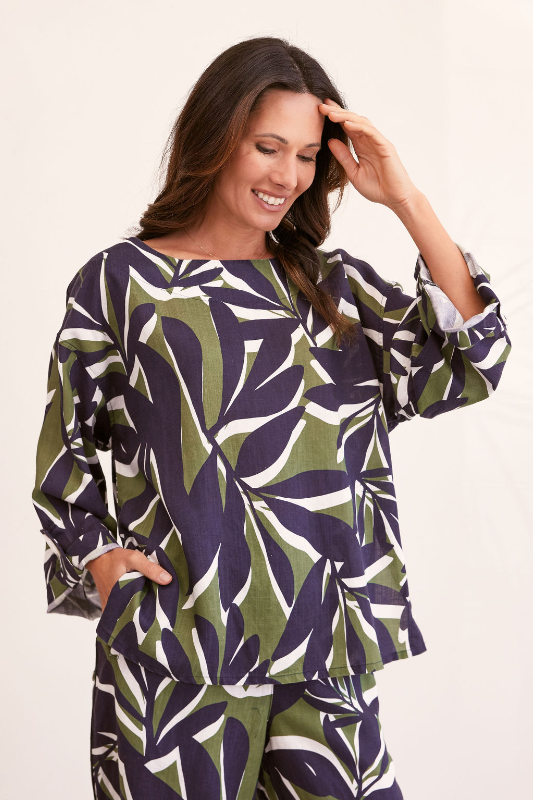 See Saw 3/4 Sleeve Top w Feature Button | Navy/Khaki Leaf