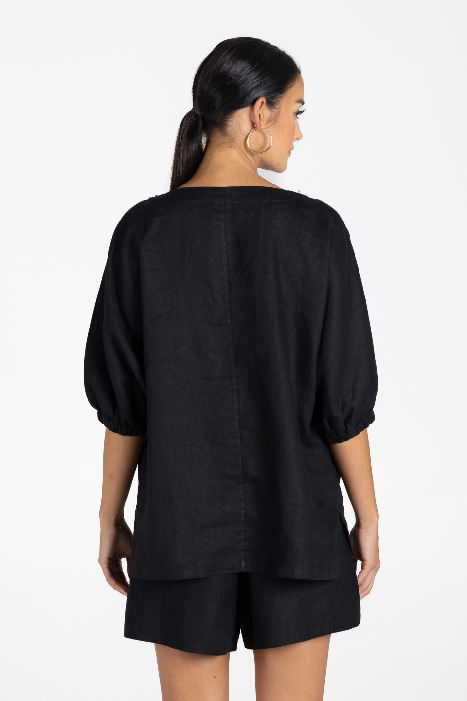 Two T's Linen V-Neck Beaded Top in Black