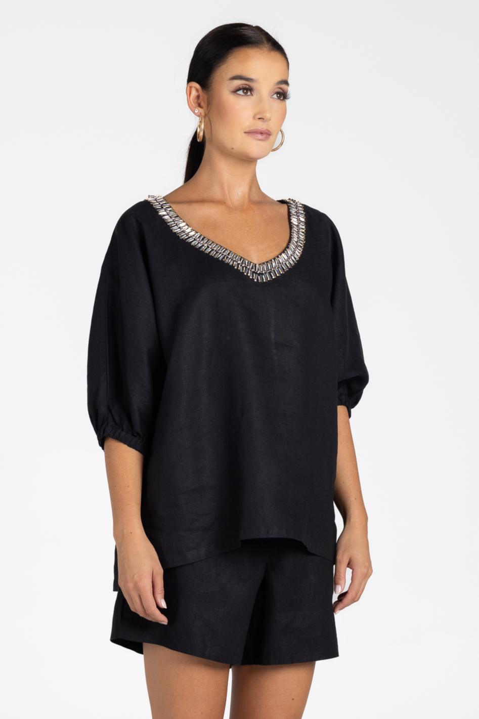 Two T's Linen V-Neck Beaded Top in Black