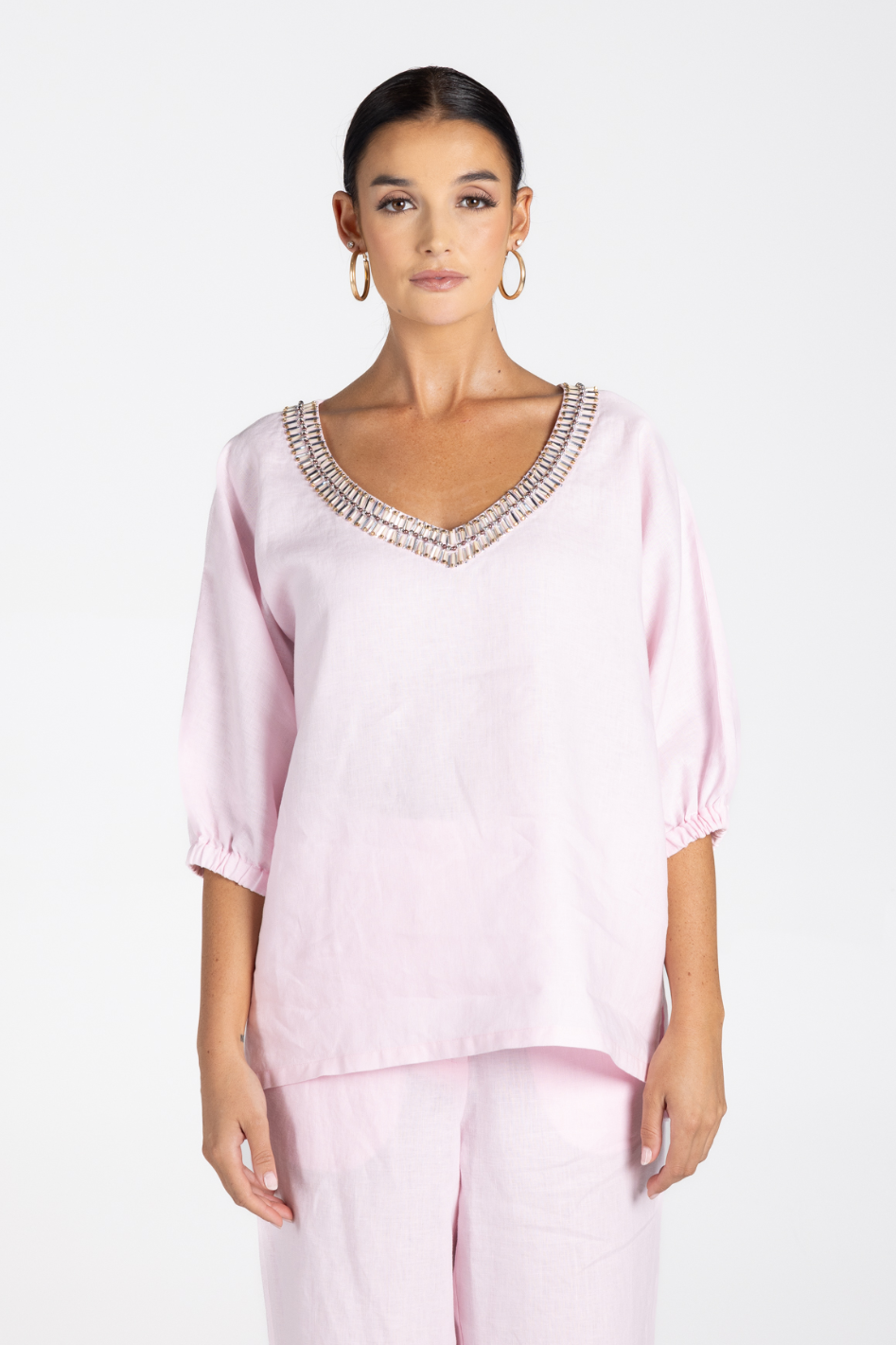 Two T's Linen V-Neck Beaded Top in Pink