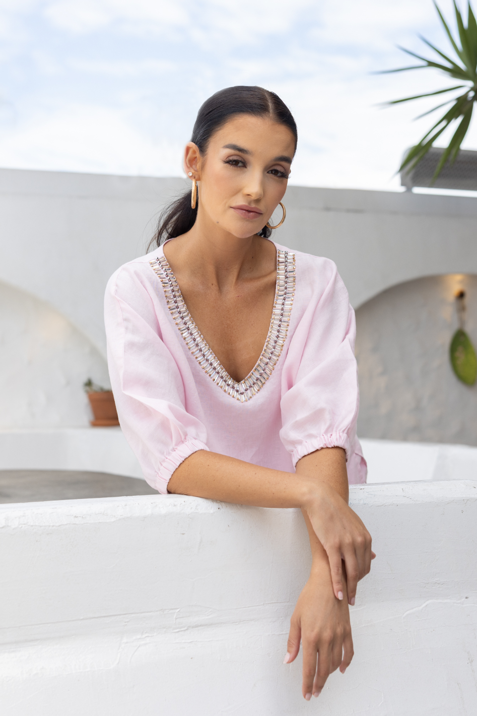 Two T's Linen V-Neck Beaded Top in Pink