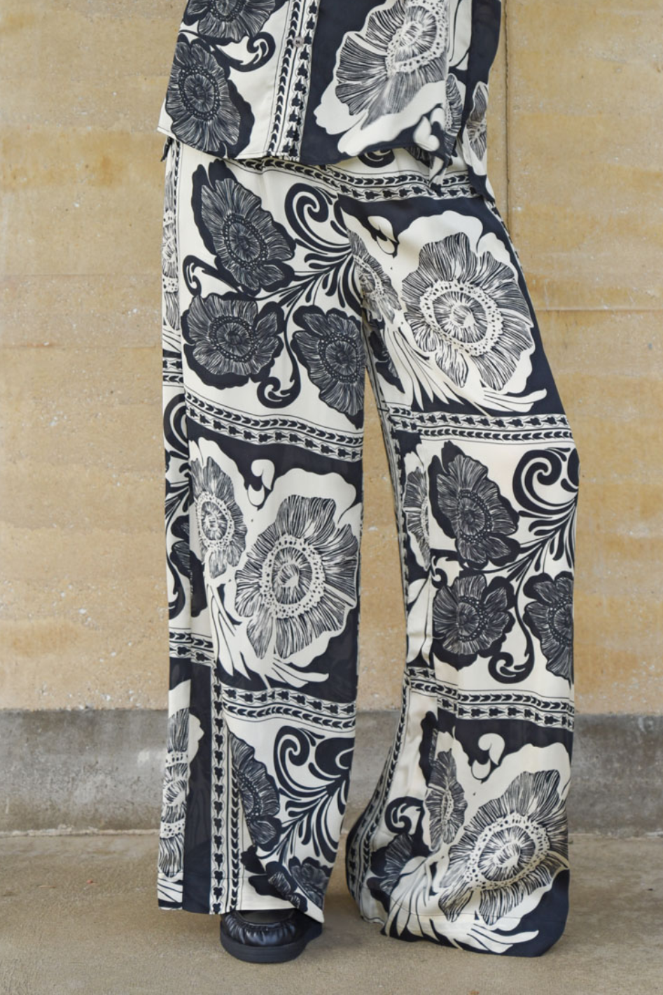 Curate Kick Pleat Pant