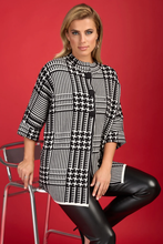 Load image into Gallery viewer, Frank Lyman Knit Cover Up Style 234107U
