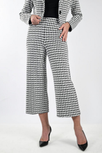 Load image into Gallery viewer, Frank Lyman Knit Pant Style 233278
