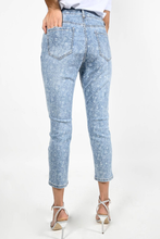 Load image into Gallery viewer, Frank Lyman Printed White and Blue Denim Pant
