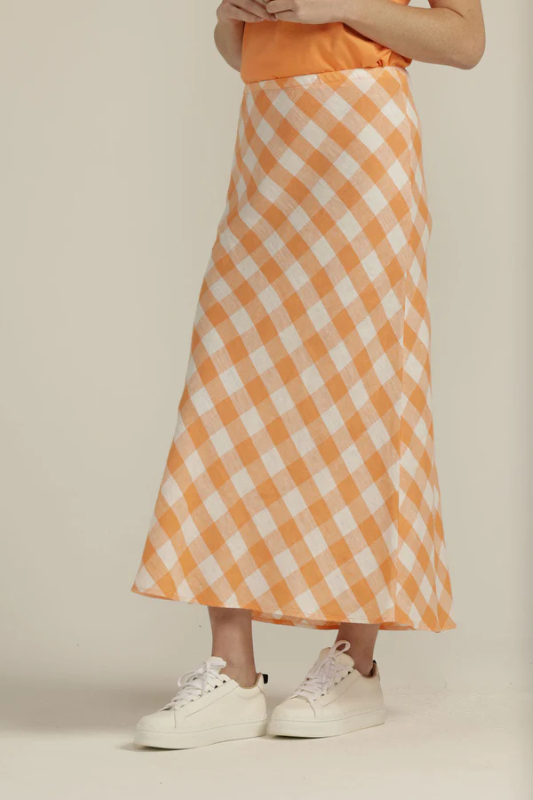 Goondiwindi Cotton Linen Gingham Bias Cut Skirt in Apricot/White