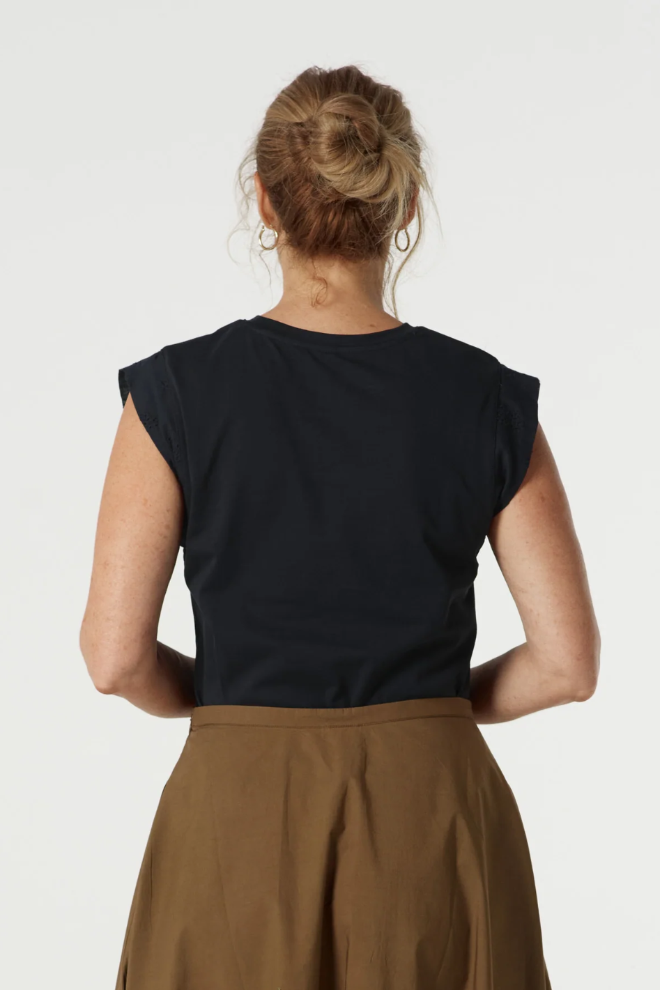 Goondiwindi Cotton Muscle Tee | Black | 3304-S25