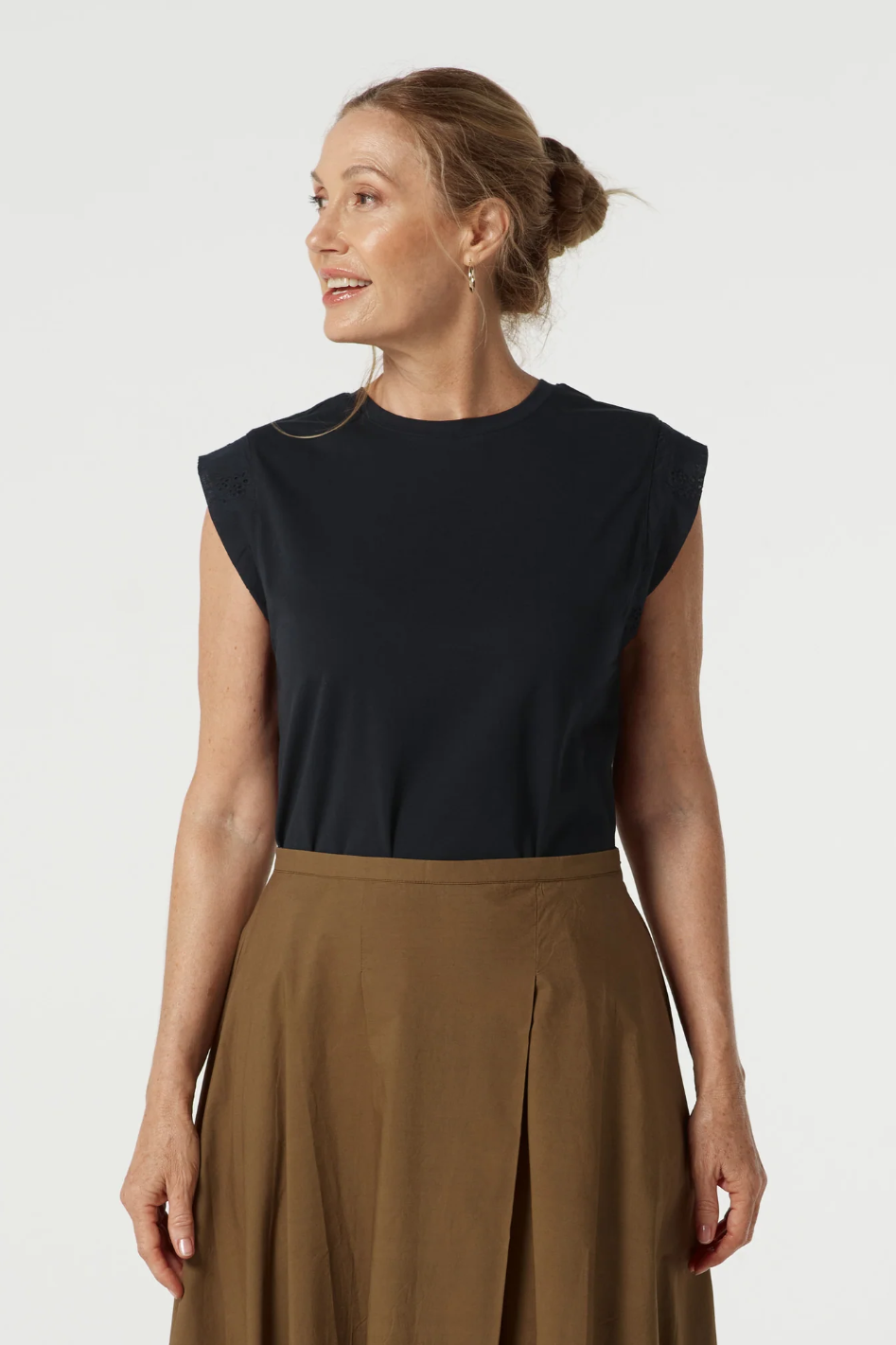 Goondiwindi Cotton Muscle Tee | Black | 3304-S25