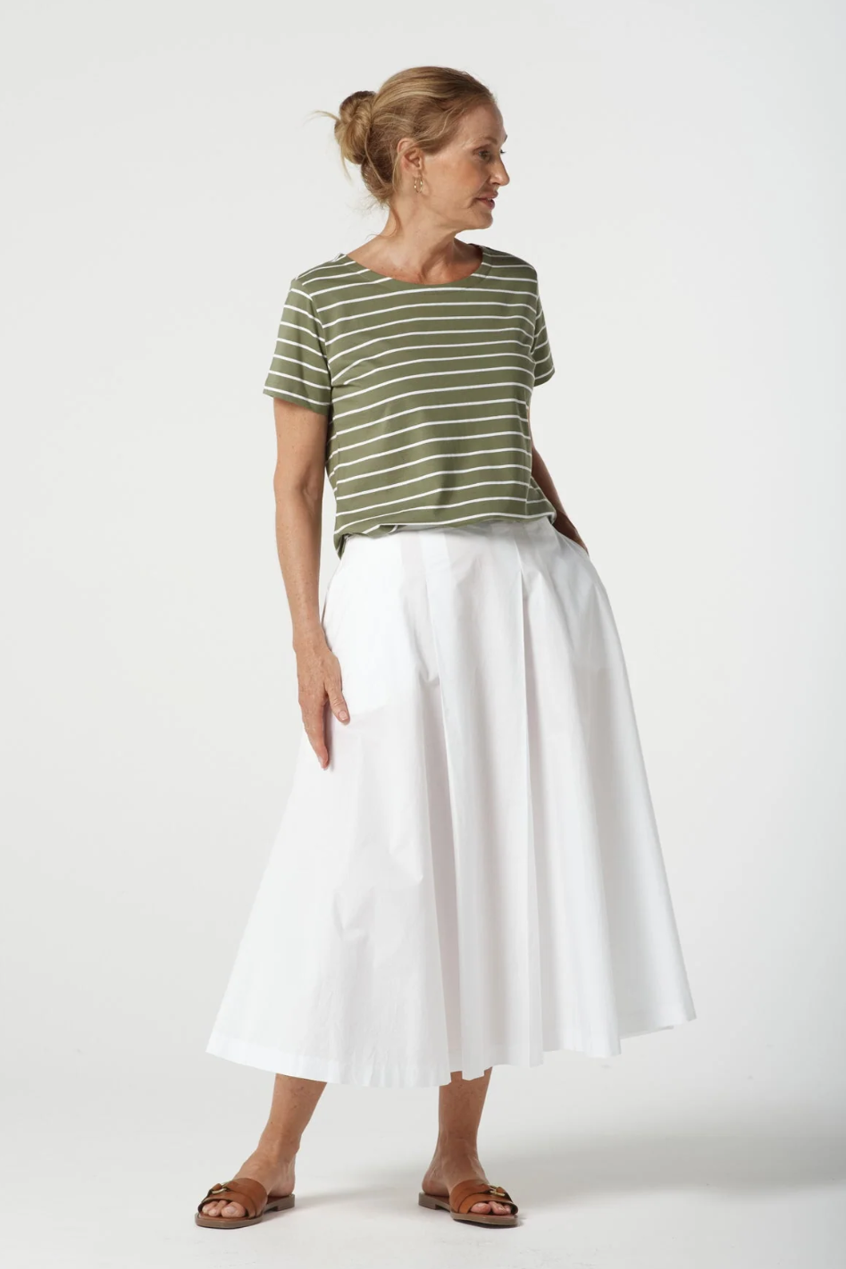 Goondiwindi Cotton Relax Cotton Tee in Sage/White