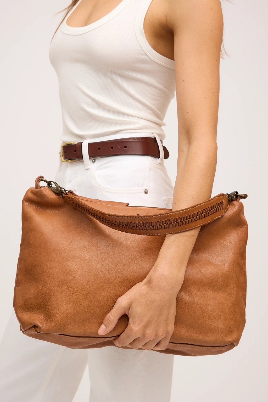 UJU & CO Signature Slouchy Bag in Tan