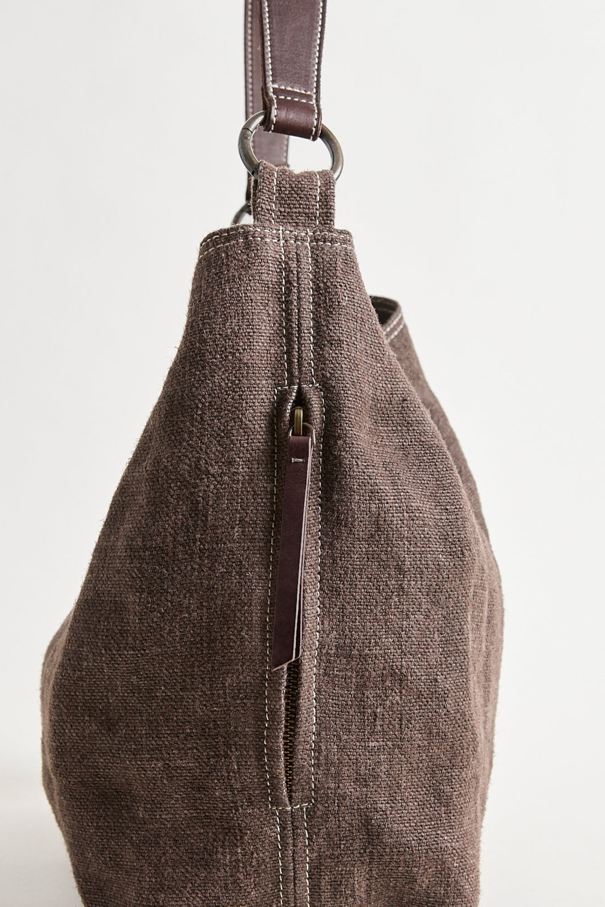JUJU & CO Sunday Jute Slouchy in Chocolate