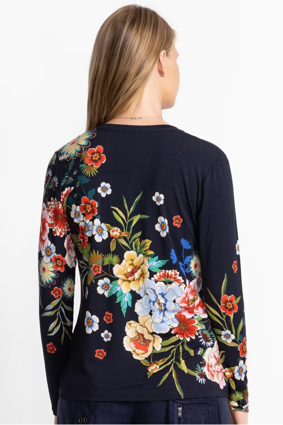 The Janie Favorite Long Sleeve V-Neck Tee | Advestia | T16325-7