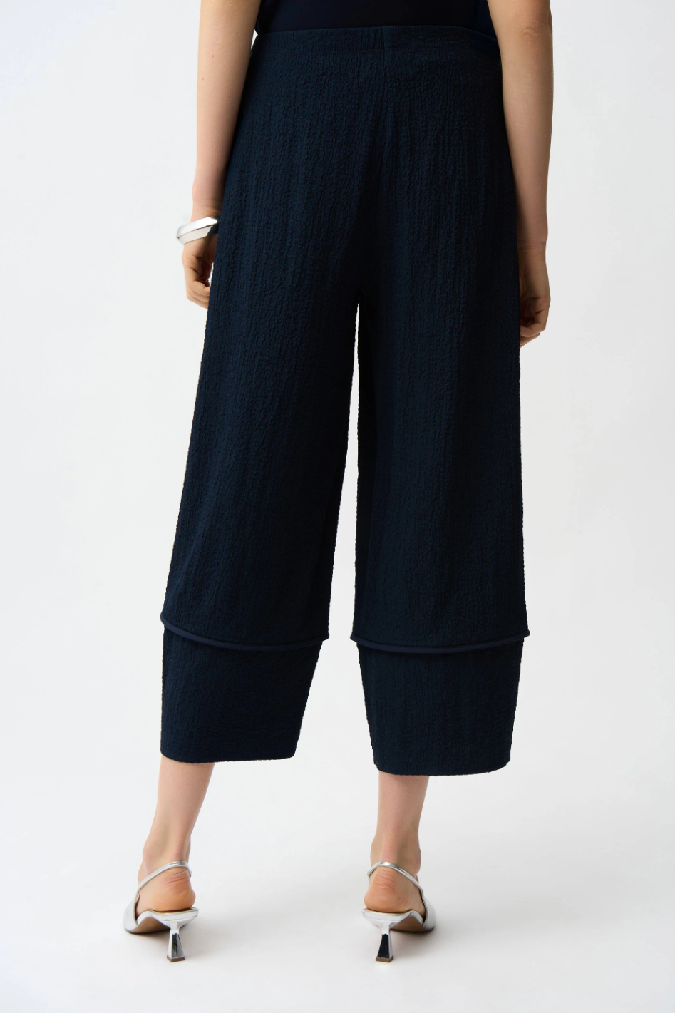 Joseph Ribkoff Seersucker Balloon Pull-On Pants in Midnight Blue