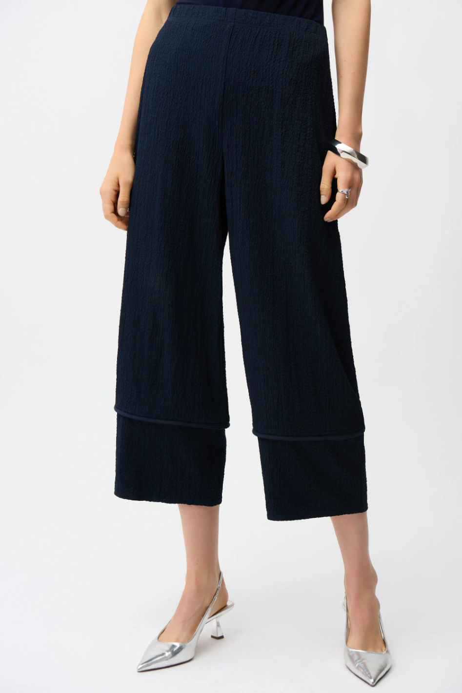 Joseph Ribkoff Seersucker Balloon Pull-On Pants in Midnight Blue