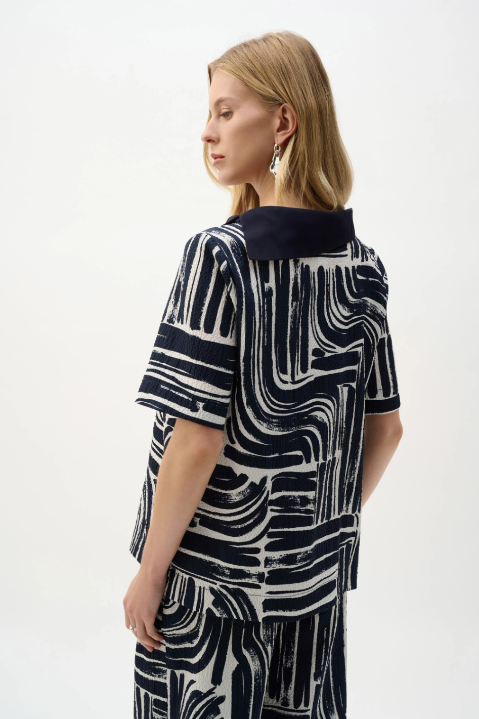 Joseph Ribkoff Seersucker & Georgette Abstract Print Top 