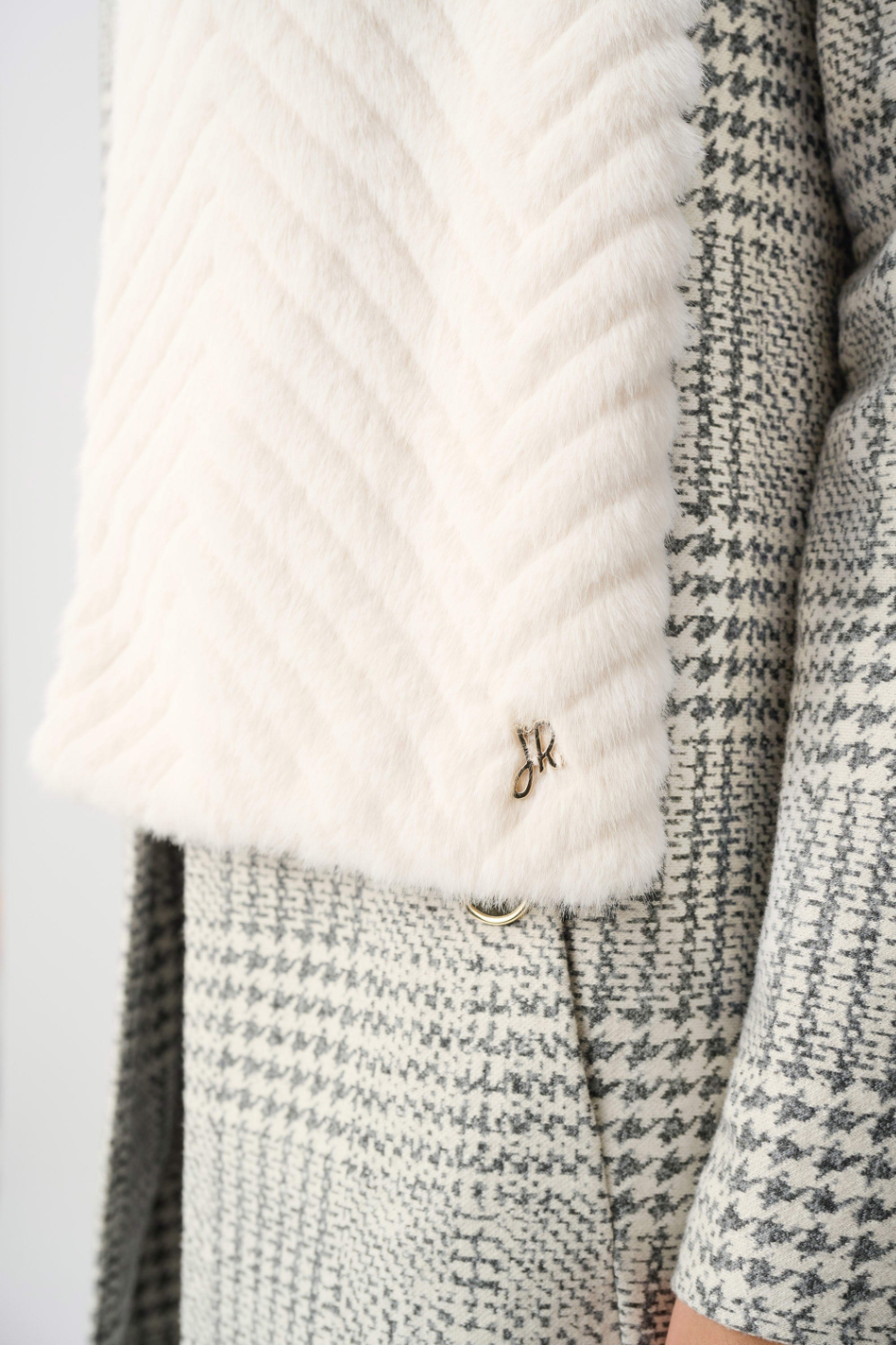 Joseph Ribkoff Textured Chevron Faux Fur Scarf 