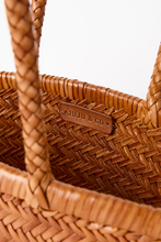 Load image into Gallery viewer, Ju Ju &amp; Co Dune Basket in Amber

