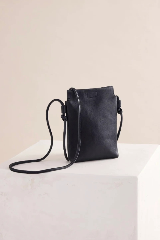 Ju Ju & Co Marina Pouch | Black