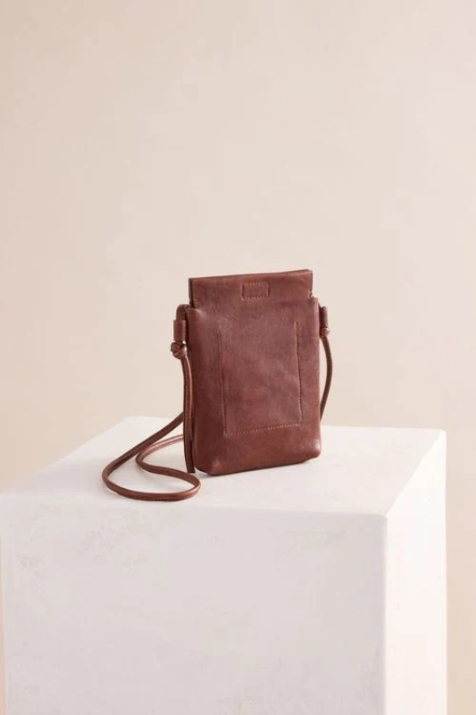 Ju Ju & Co Marina Pouch | Cognac