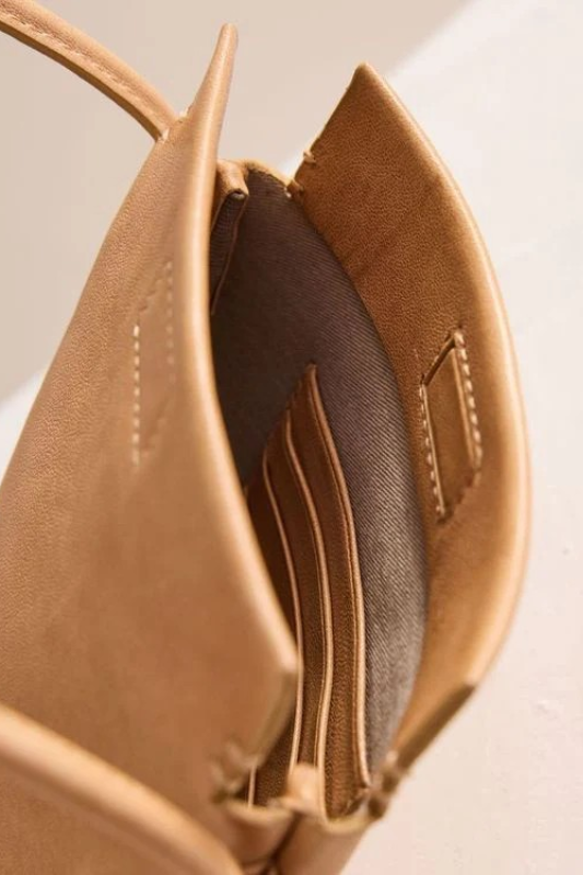 Ju Ju & Co Marina Pouch | Tan