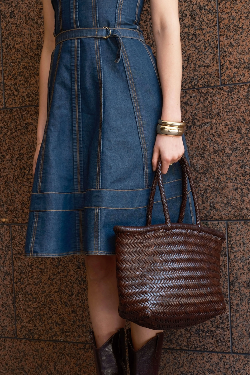 Ju Ju & Co Dune Basket in Mahogany