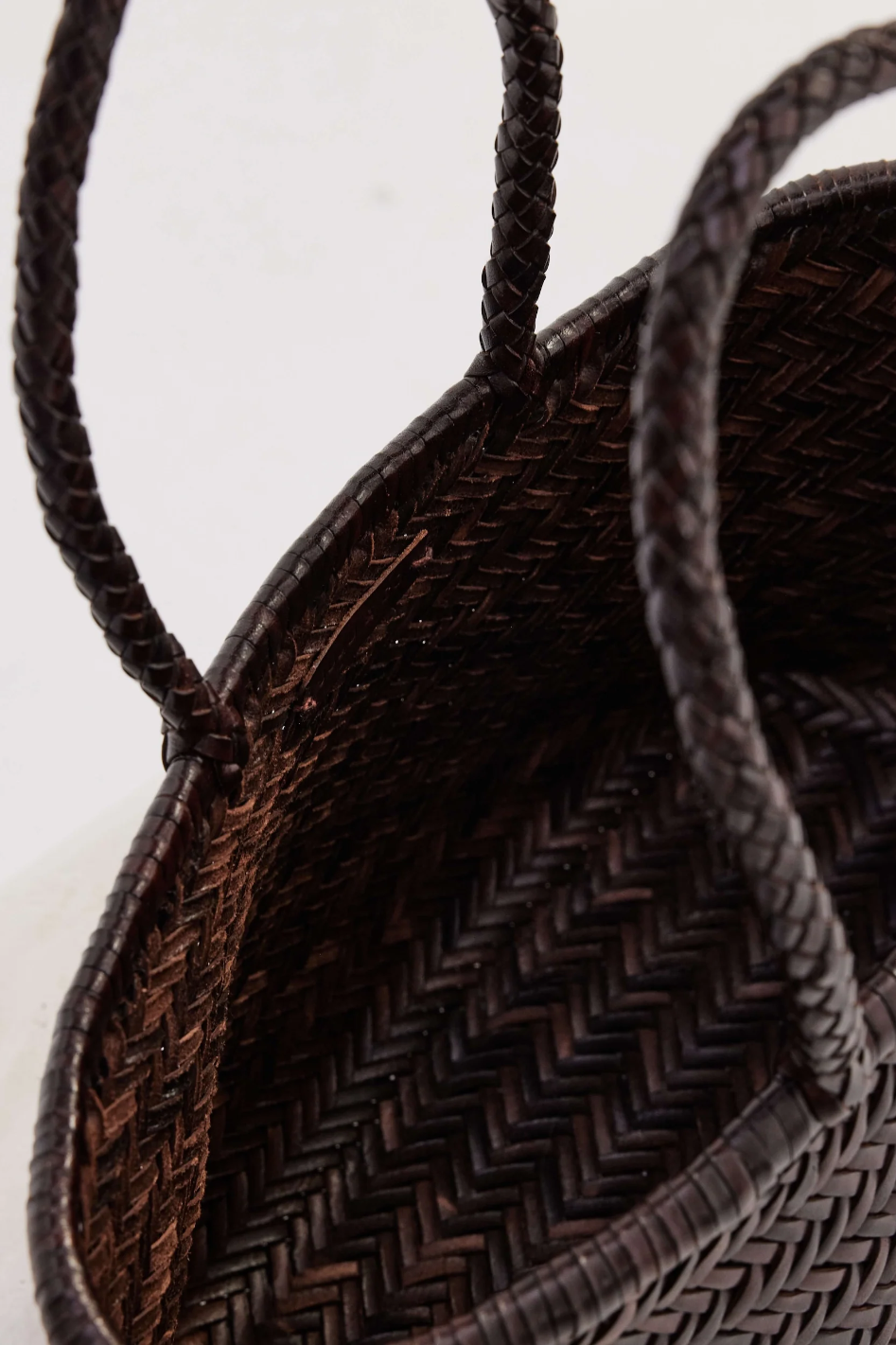 Ju Ju & Co Dune Basket in Mahogany