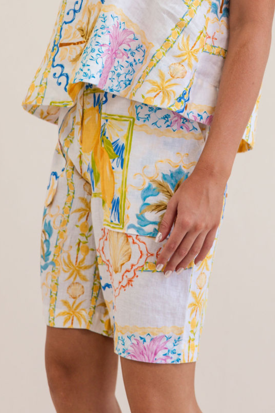 Kaleido Linen Elastic Waist Pocket Midi Short | Amalfi Dreams