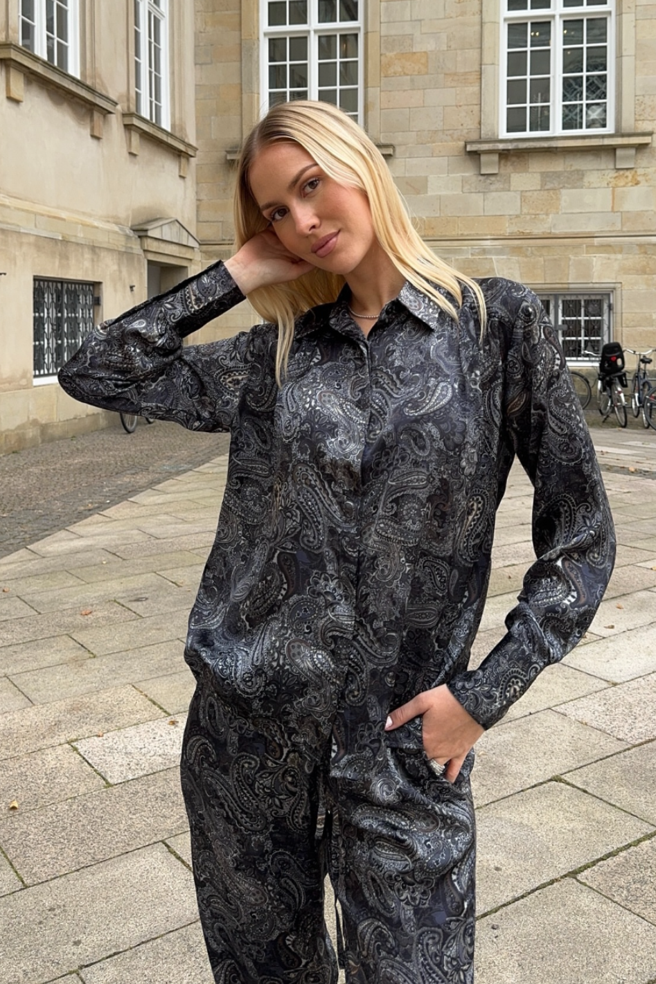 Karmamia Copenhagen Augusta Shirt in Gaia Paisley