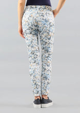 Load image into Gallery viewer, Lisette Slim Pant w pockets | 30inch | Periwinkle Print
