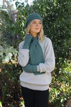 Load image into Gallery viewer, Lothlorian Dash Keyhole Scarf
