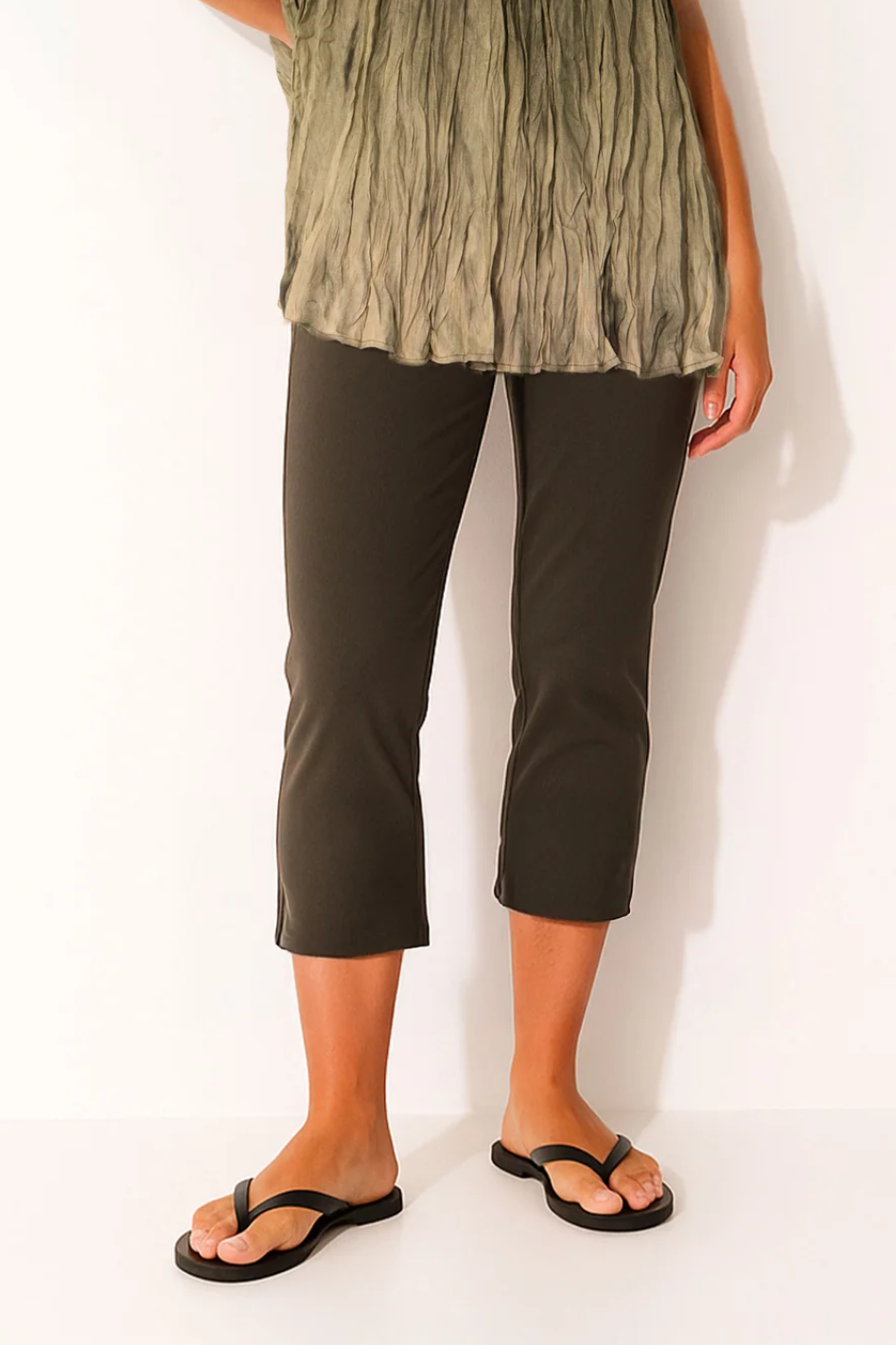 Lounge The Label Capri Pant in Moss