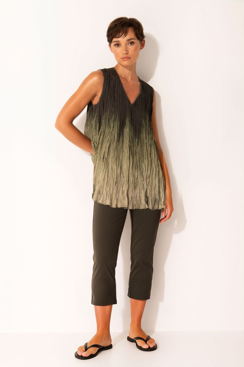 Lounge The Label Capri Pant in Moss