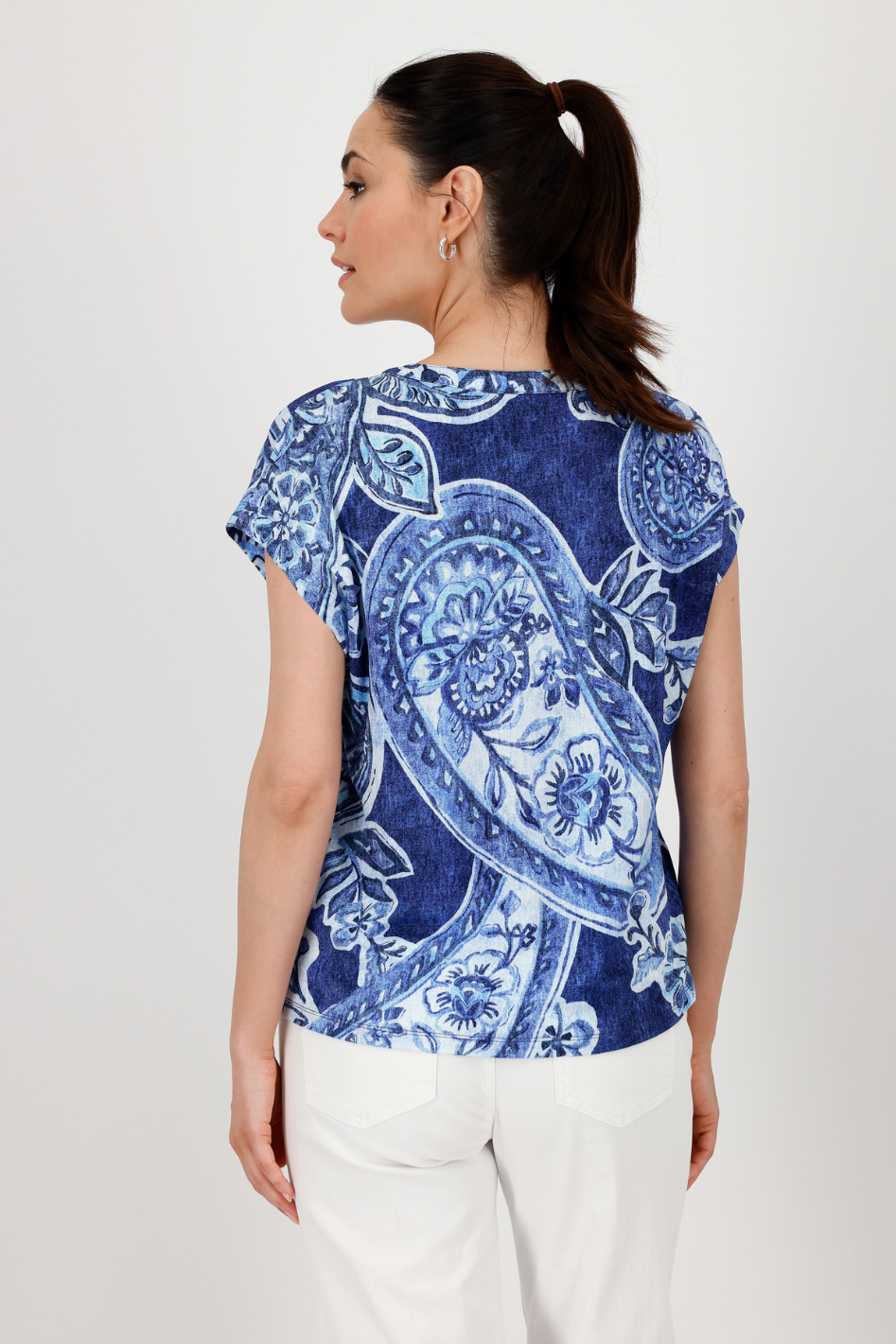 Monari V Neck T-Shirt in Paisley Allover 