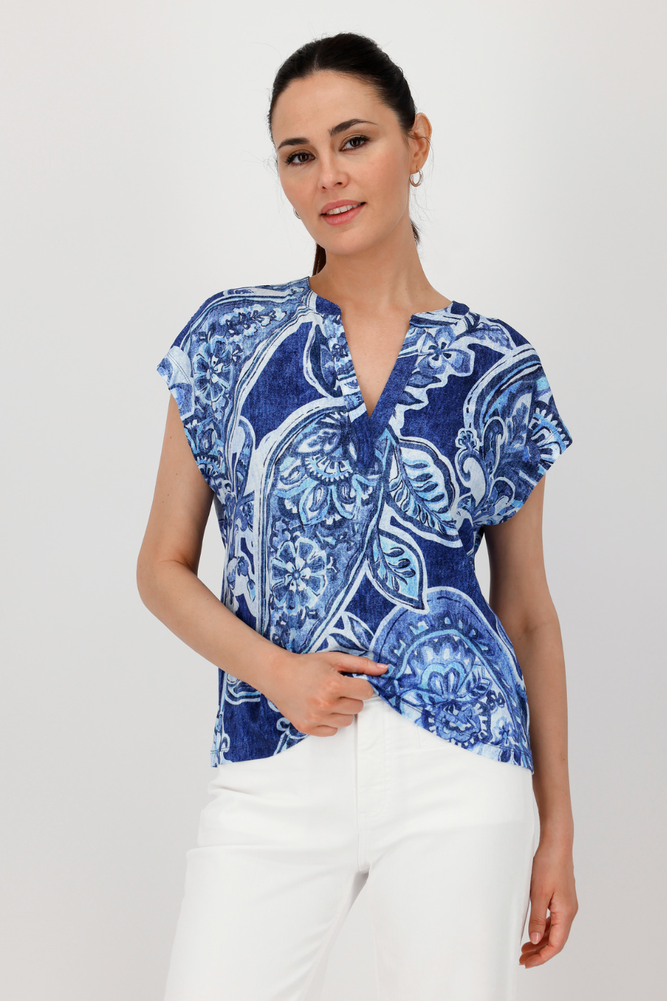 Monari V Neck T-Shirt in Paisley Allover 