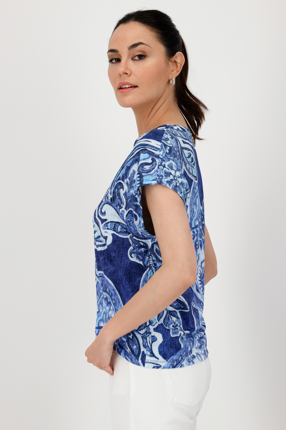 Monari V Neck T-Shirt in Paisley Allover 