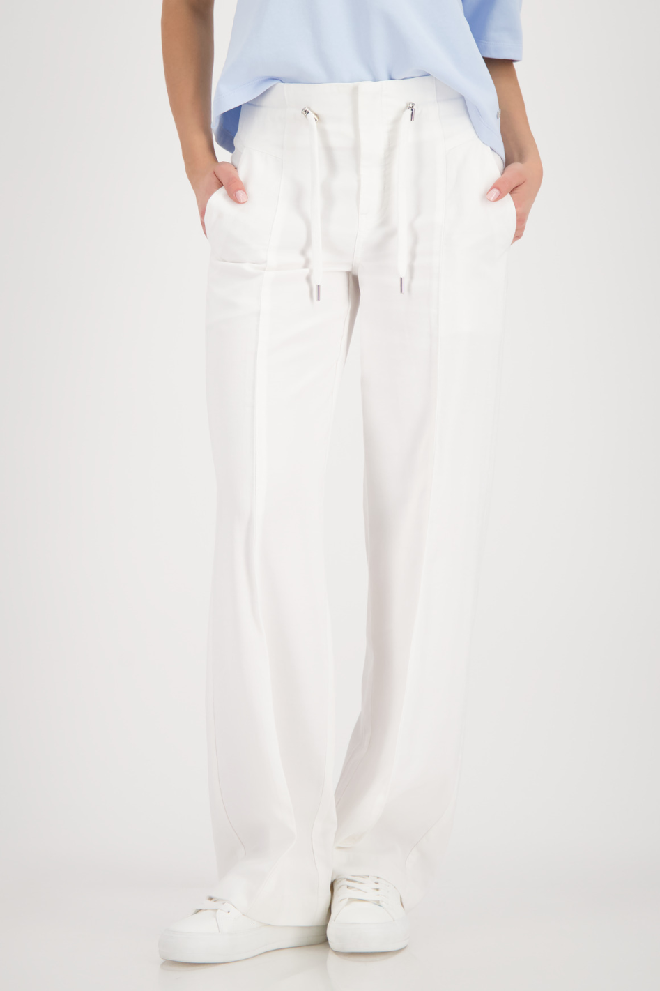 Monari Wide Leg Pant with Drawstring in Off White