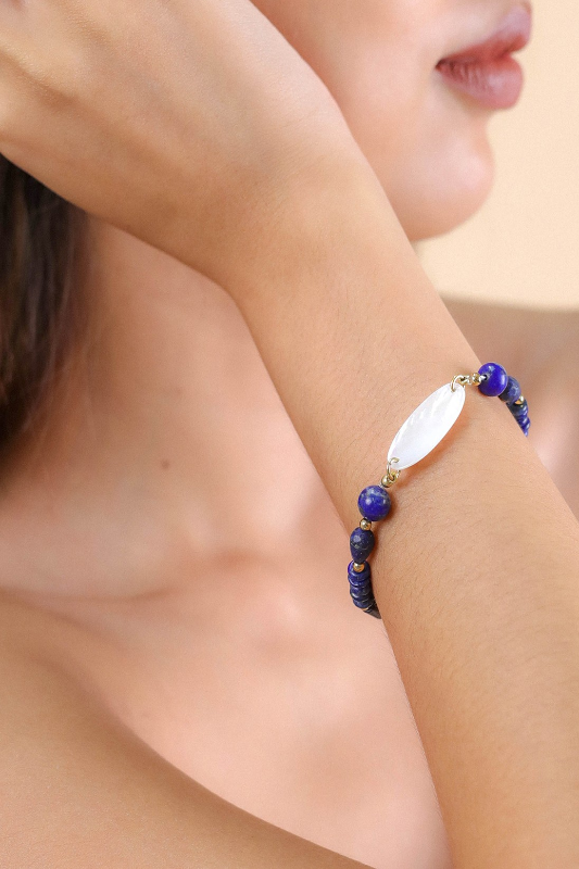 Nature Bijoux Stretch Bracelet with Oval White Mother of Pearl | Cobalt Collection