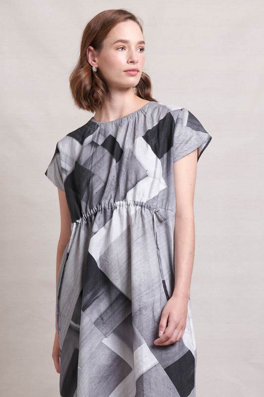 Neris Drawn To You Dress | Sphere Print