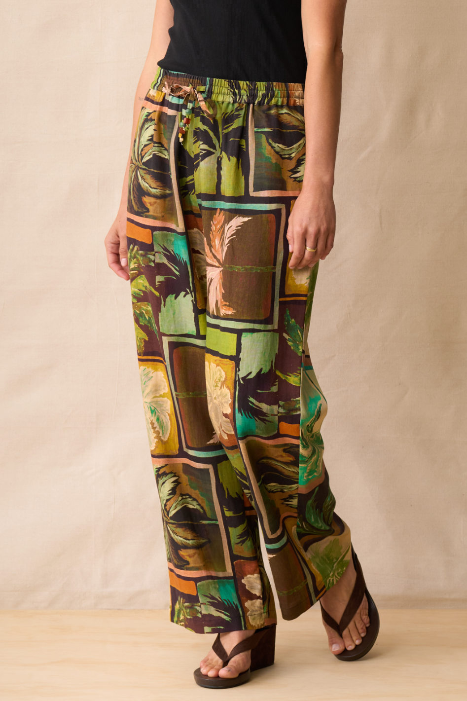 Neris Ramona Pant in Sunset Palms Print