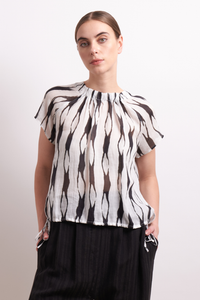 Neris Soft Focus Top | Liquorice | 2839