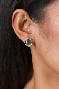 Ori Tao Bloom Black Lip Stud Earrings (Golden)